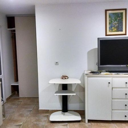 Студия С Двориком В Отраде Odessa Extérieur photo