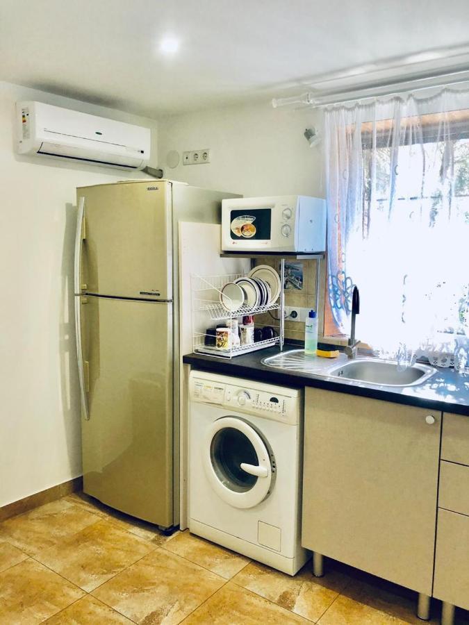 Студия С Двориком В Отраде Odessa Extérieur photo